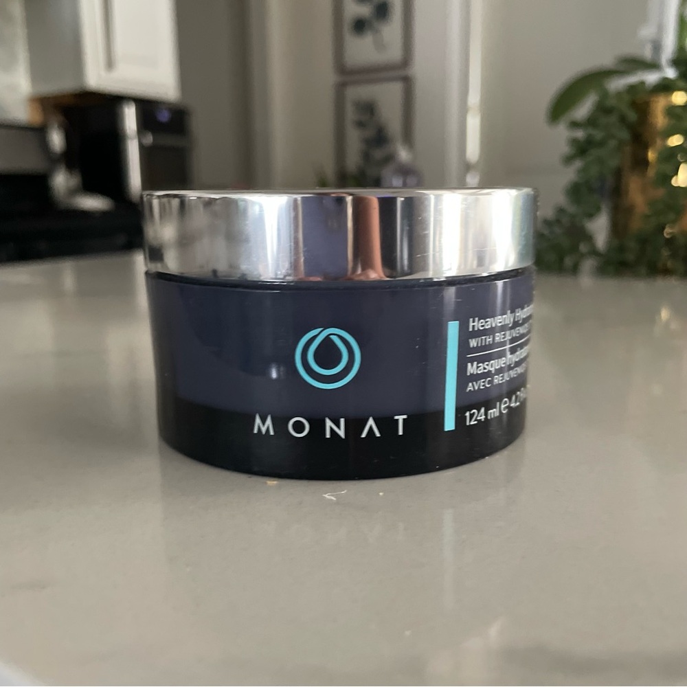 Monat Heavenly Hydrating Masque with Rejuveniqe S